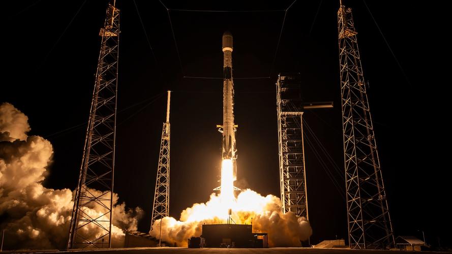 SpaceX互联网卫星发射,如何改变全球网络?-图1 SpaceX互联网卫星发射,如何改变全球网络?-图1