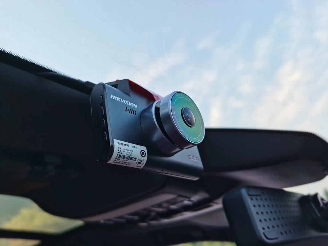 汽车行车记录仪品牌怎么选？-图1