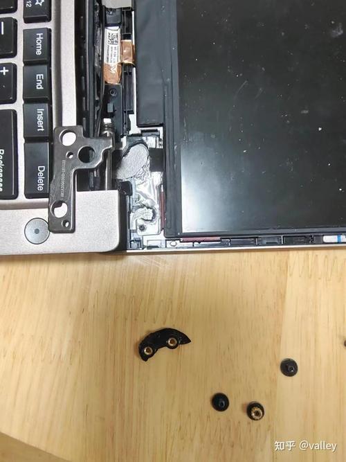 ThinkPad T420拆机步骤有哪些?-图3 ThinkPad T420拆机步骤有哪些?-图3