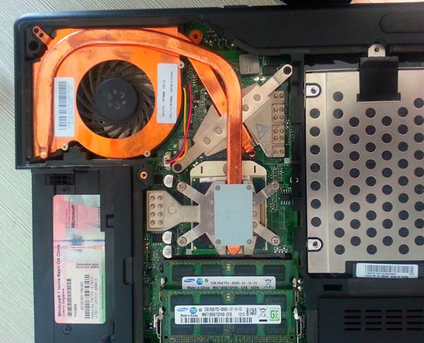 ThinkPad E40拆机教程难不难?-图2 ThinkPad E40拆机教程难不难?-图2