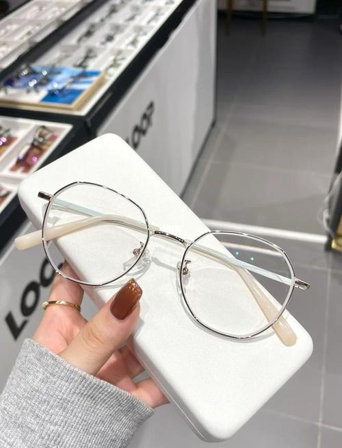 哪些眼镜品牌质量好？-图3